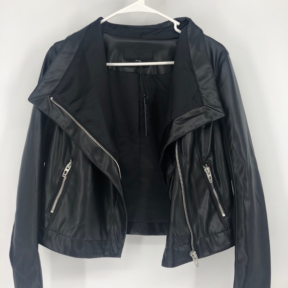BLANK NYC FAUX LEATHER MOTO JACKET NWT SIZE - Picture 4 of 10